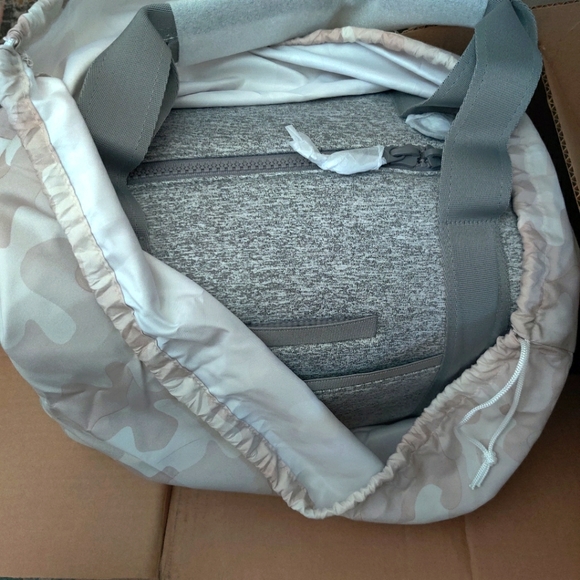 Medium Landon Carryall in Heather Grey - Picture 1 of 1